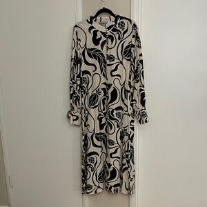 H&M Black and Cream print Long Sleeve Dress